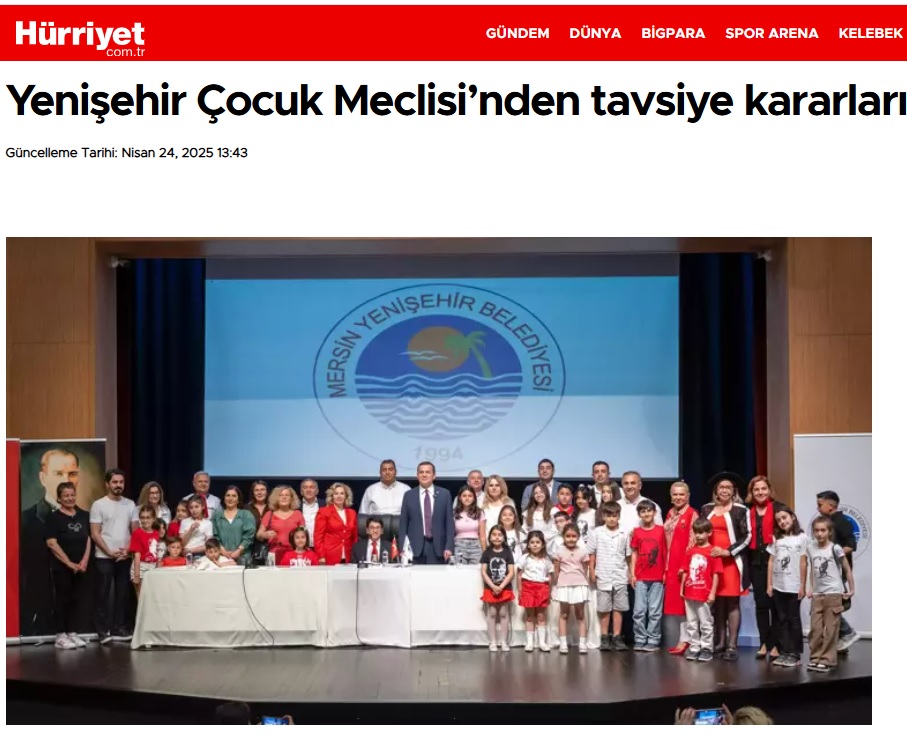 Başkan Abdullah Özyiğit ve Meclis Üyeleri koltuklarını çocuklara devretti