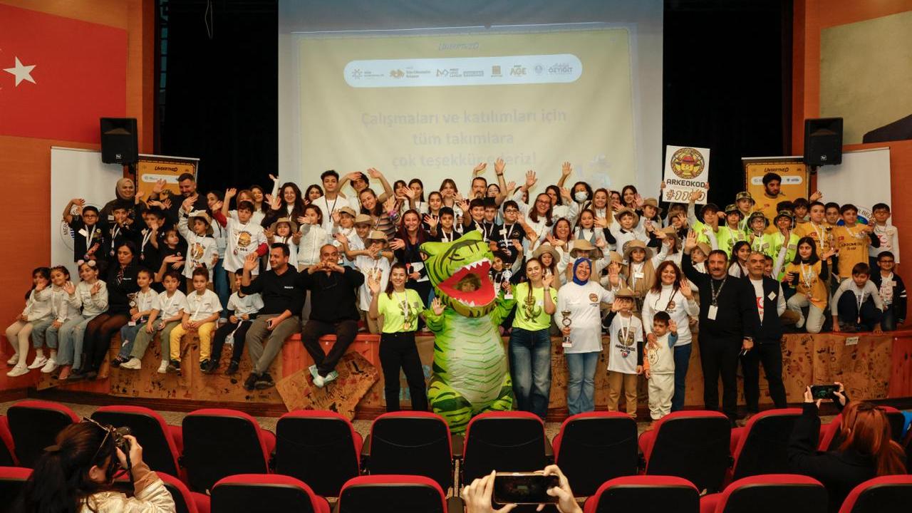 Minik Bilim Kahramanları Yenişehir’de Buluştu