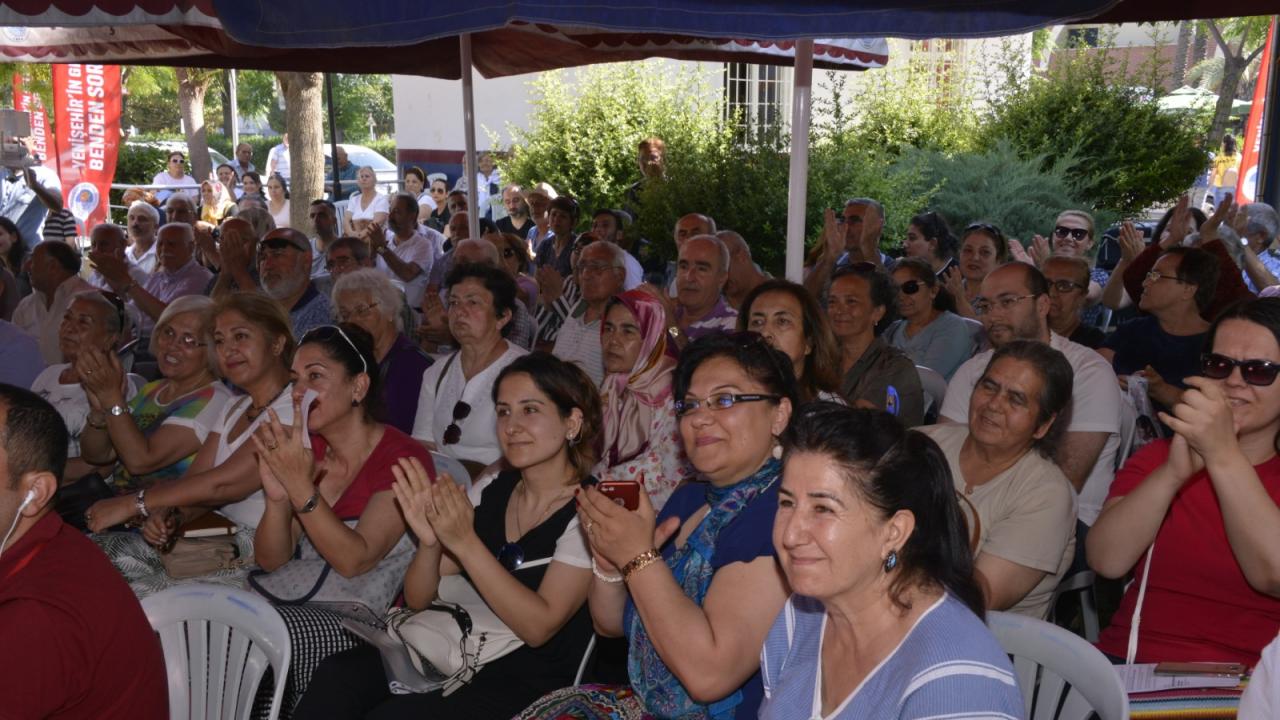 Mahalleli Sordu, Başkan Özyiğit Yanıtladı