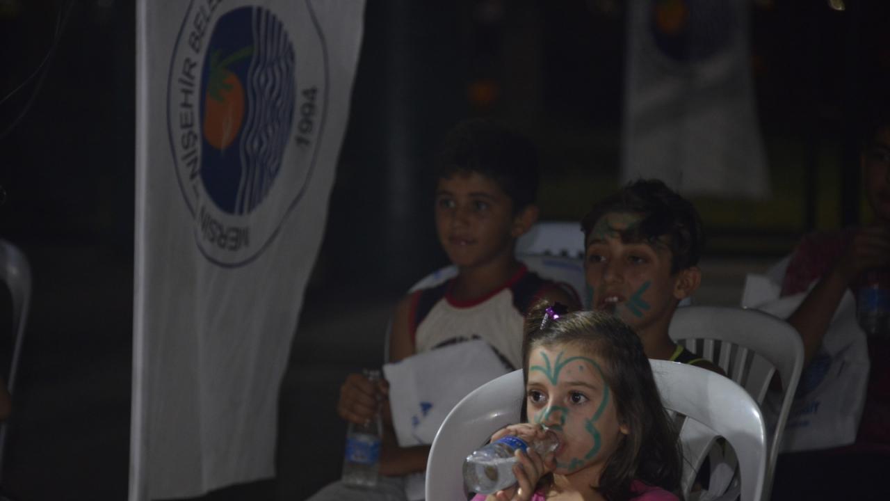 Yenişehir’de Parklar Sahne Oldu, Çocuklar Tiyatroyla Tanıştı
