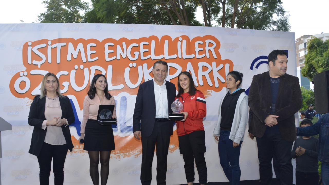 Engelleri Birlikte Aşmak İçin Omuz Omuza Olacağız