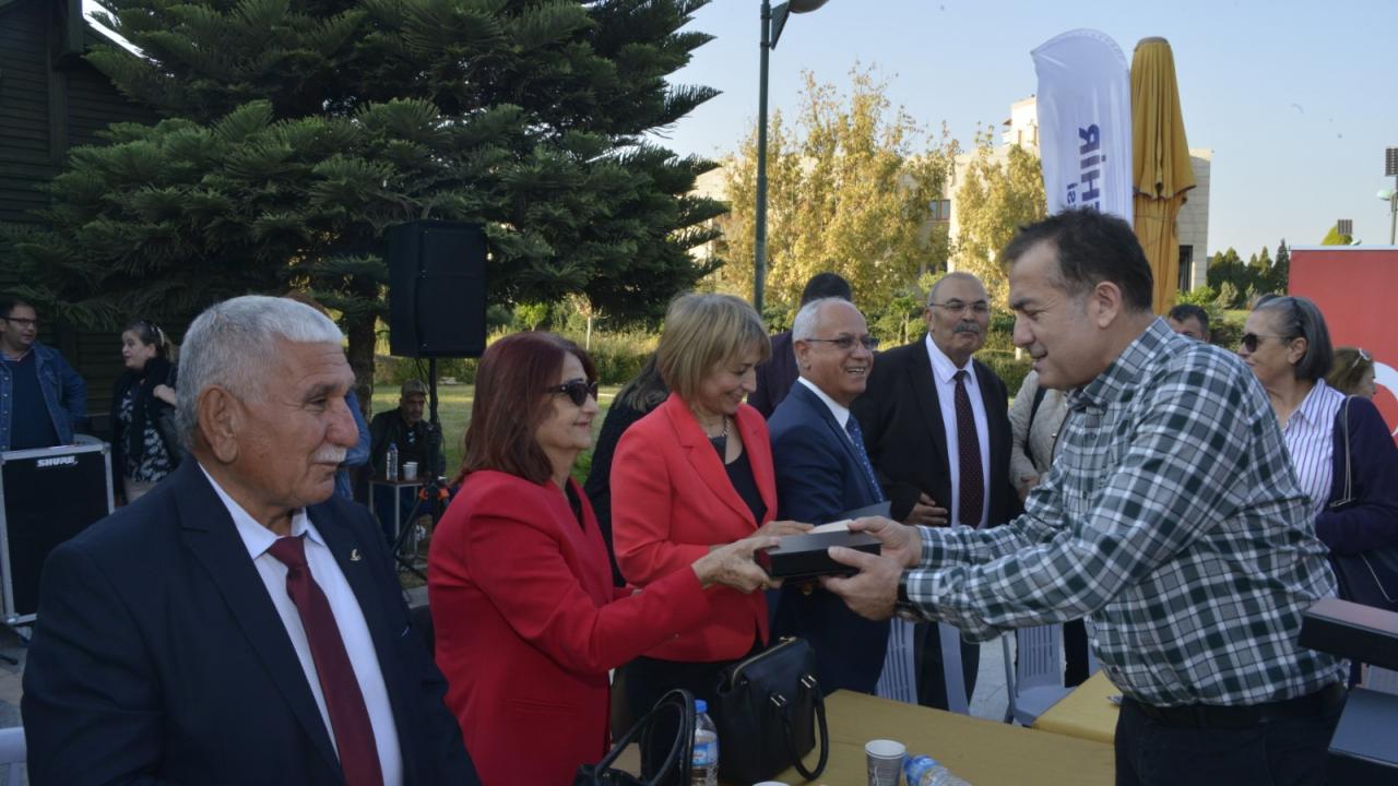Yenişehir Belediyesi Emekli Öğretmenleri unutmadı.
