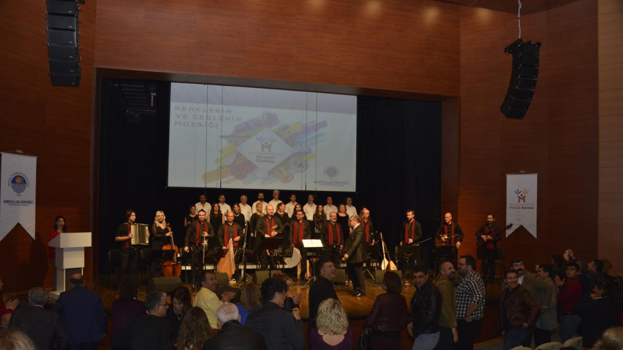Yenişehir Belediyesi Mozaik Korosu Büyüledi