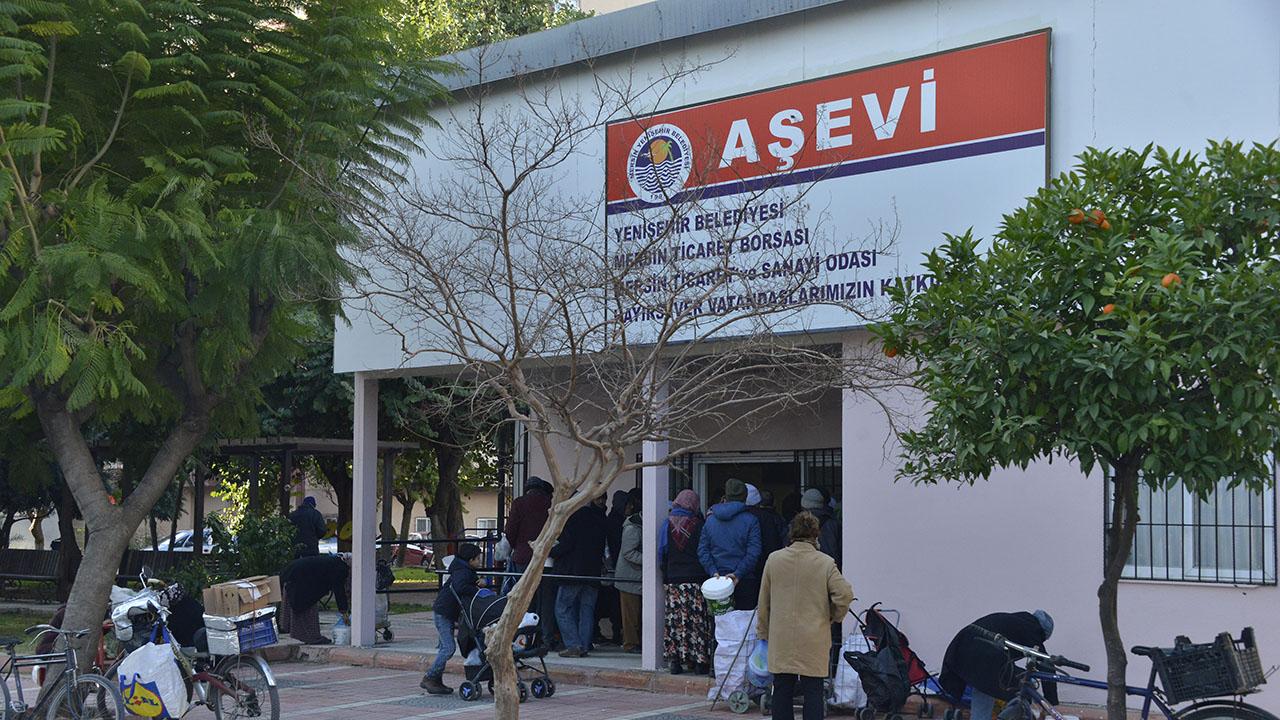 Aşevinde Günlük 500 Kişiye Yemek İkramı