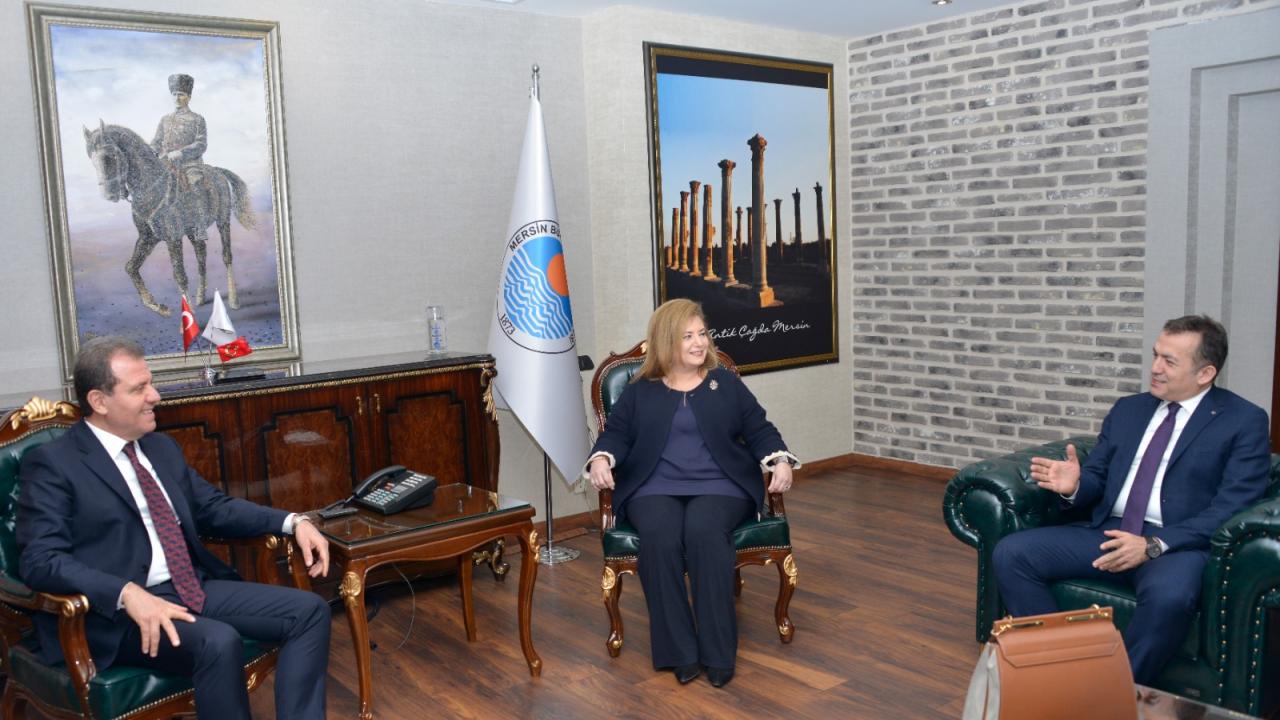 Başkan Özyiğit, Kent Protokolünü Yenişehir Söyleşileri’ne Davet Etti