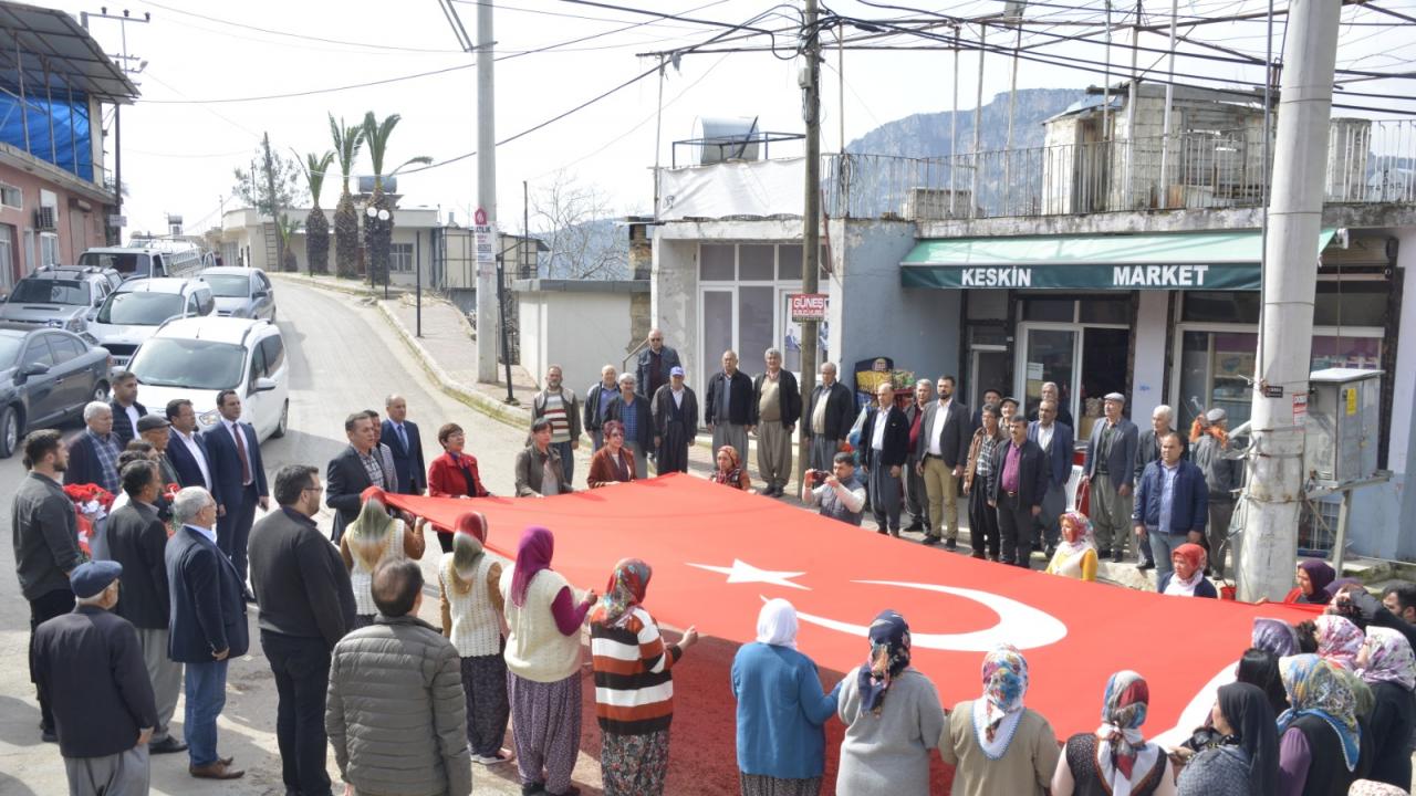 Başkan Özyiğit, 8 Mart'ı Emekçi Kadınlarla Kutladı