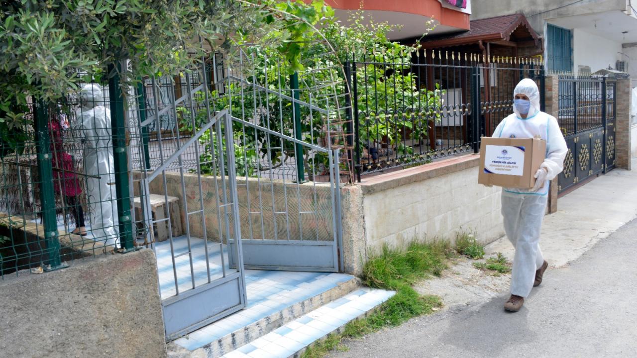 1 Günde 1000 Adet Gıda Kolisi Dağıtıldı