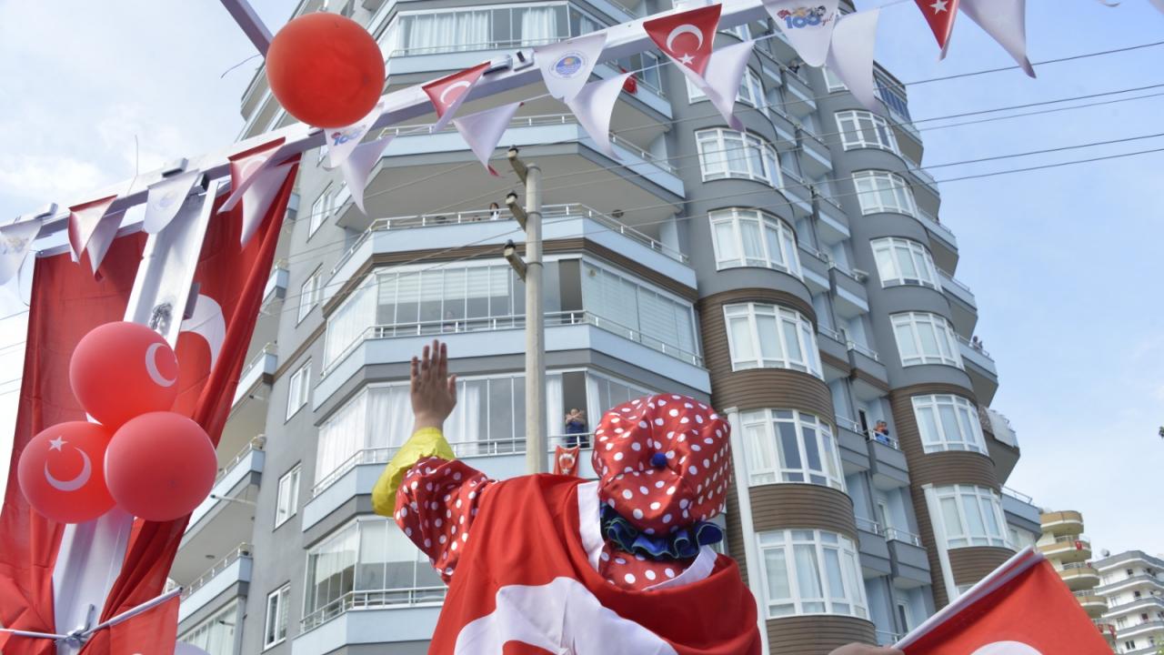 Korona Virüs 23 Nisan Coşkusuna Engel OlamadıKorona Virüs 23 Nisan Coşkusuna Engel Olamadı