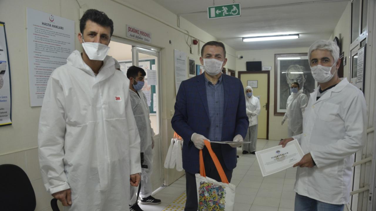 Yenişehir Belediyesi Vatandaşları Virüsten Koruyor