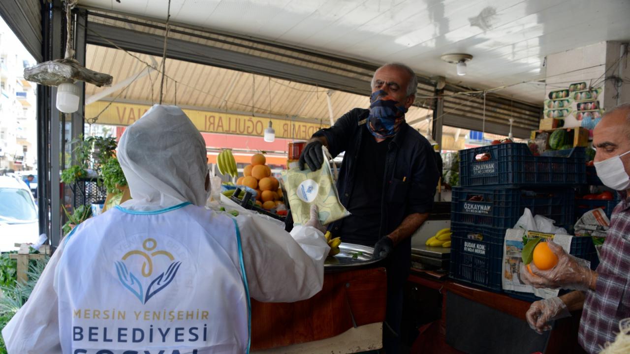 Yenişehir’de esnafa hijyen paketi dağıtıldı