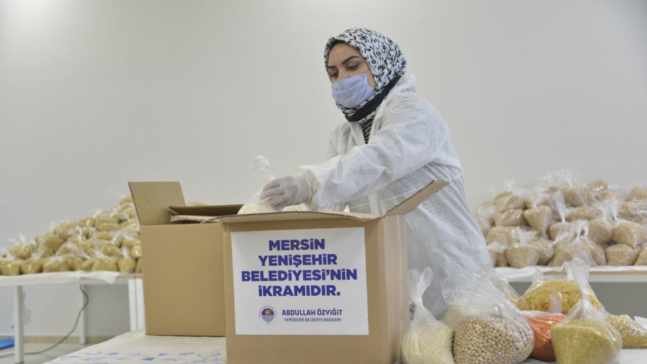 Yenişehir’de Gıda Paketleri Özenle Hazırlanıyor