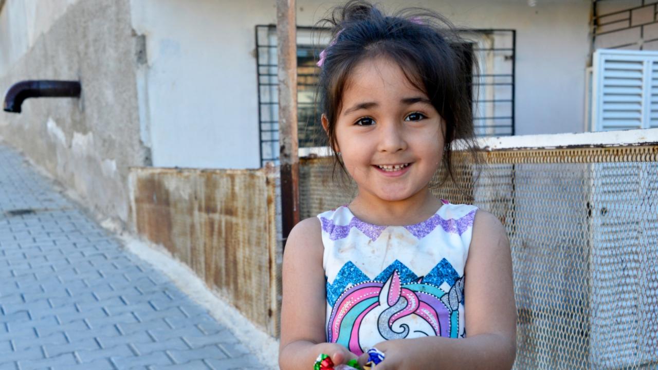 Yenişehir Belediyesinden çocuklara bayram şekeri