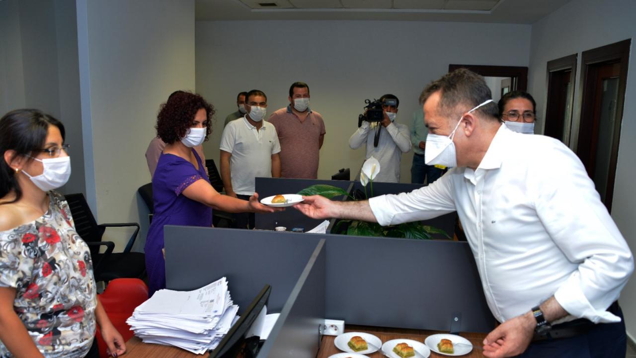 Başkan Özyiğit, personellerle buluşmaya devam ediyor
