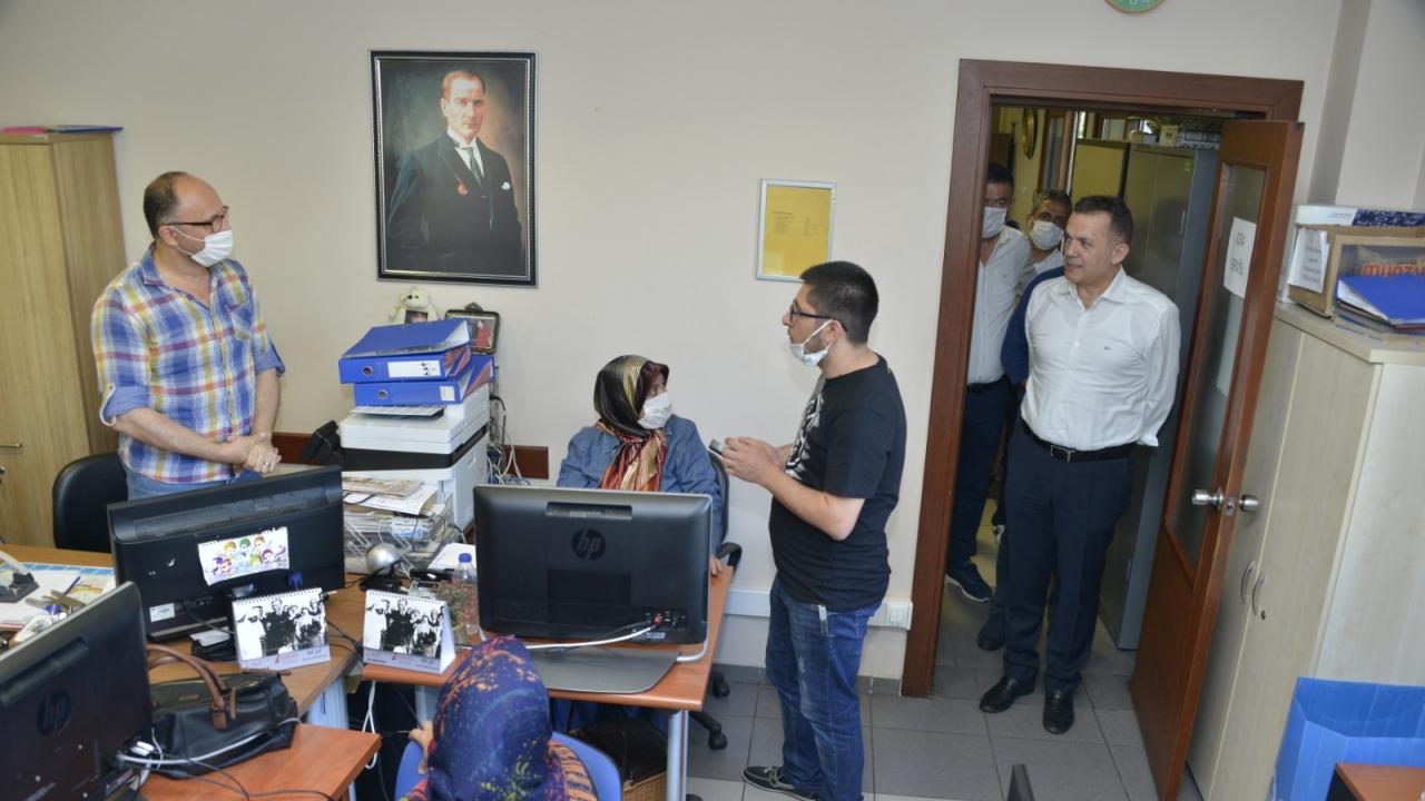 Başkan Özyiğit, personellerle buluşmaya devam ediyor