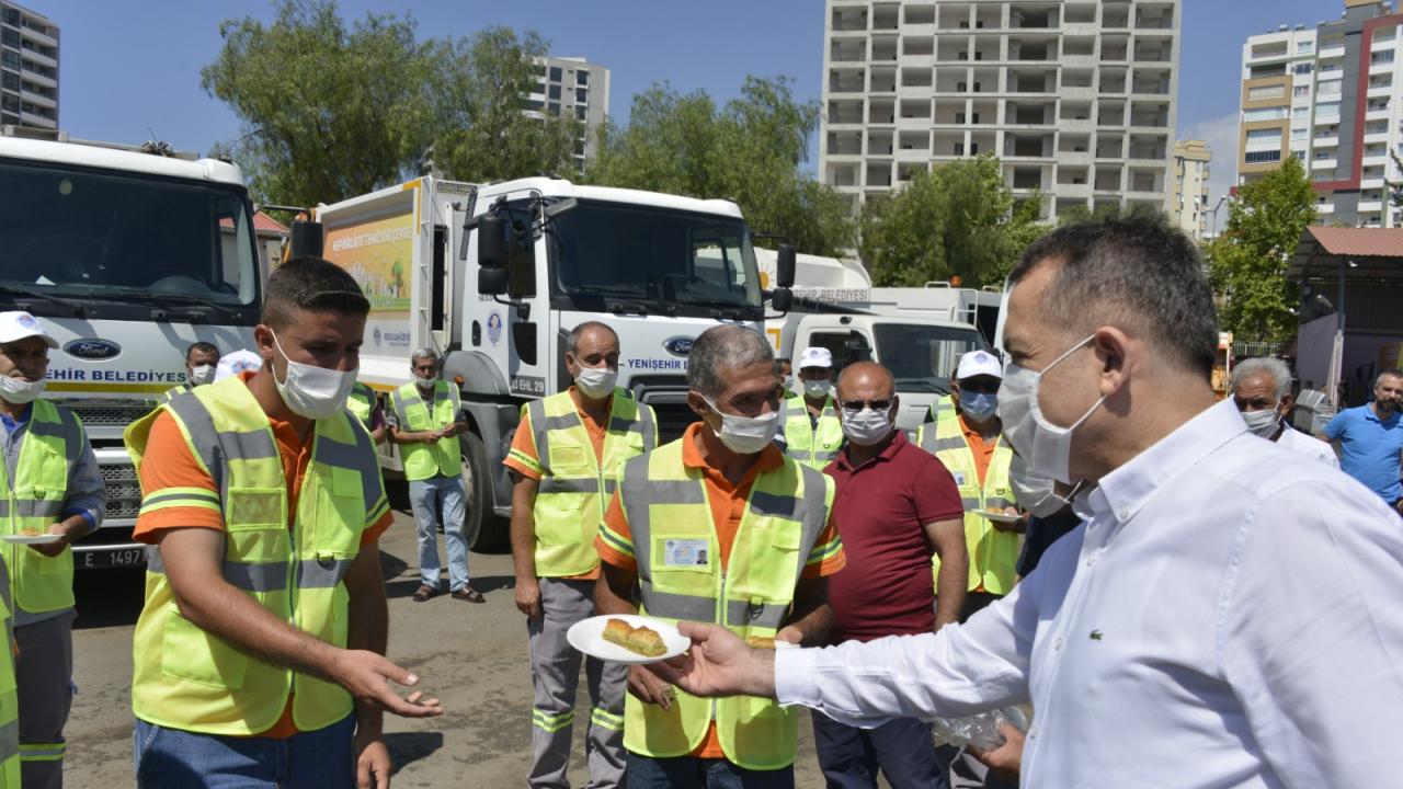 Başkan Özyiğit’ten temizlik personellerine özel teşekkür 