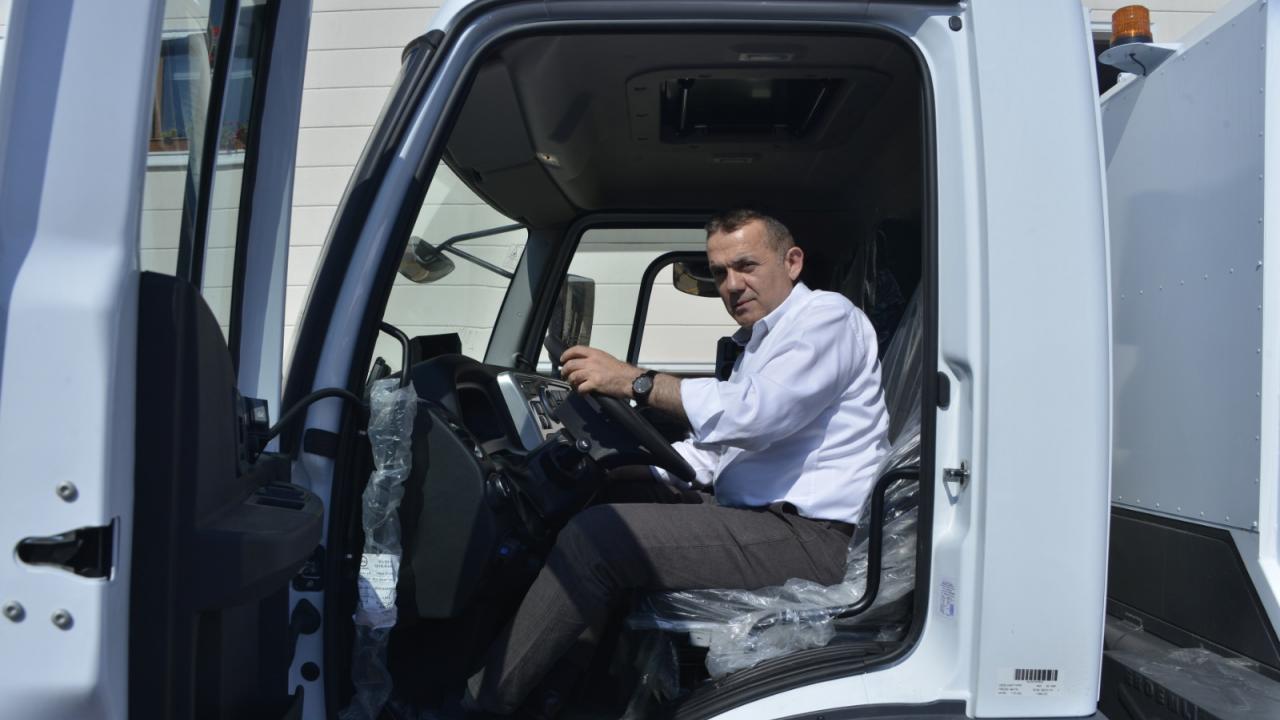 TBB’den Yenişehir Belediyesine temizlik aracı hibesi