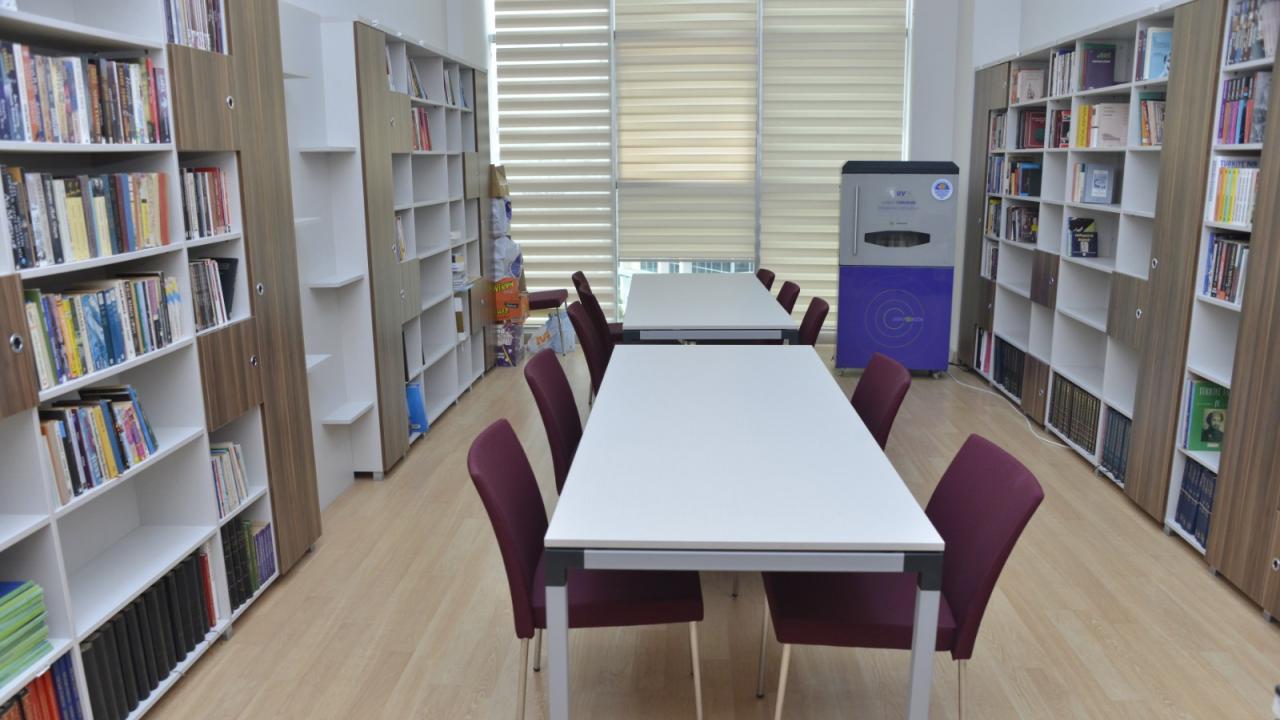 Yenişehir Belediyesinden kitap dezenfeksiyon cihazı