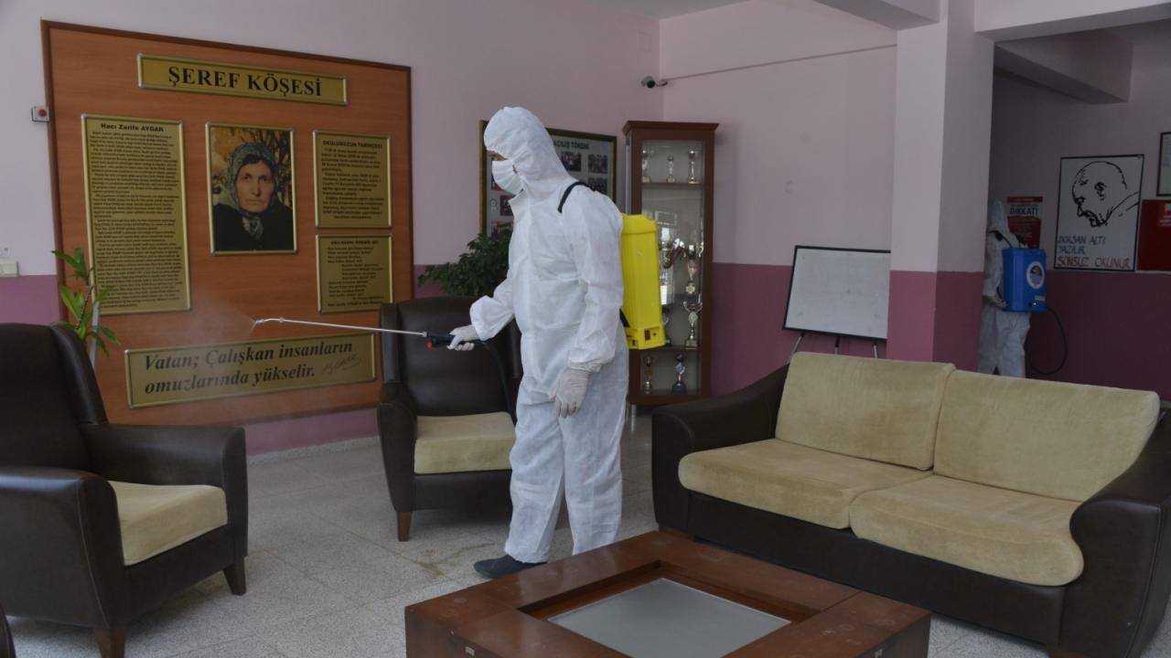 Yenişehir Belediyesinden okullarda LGS dezenfeksiyonu