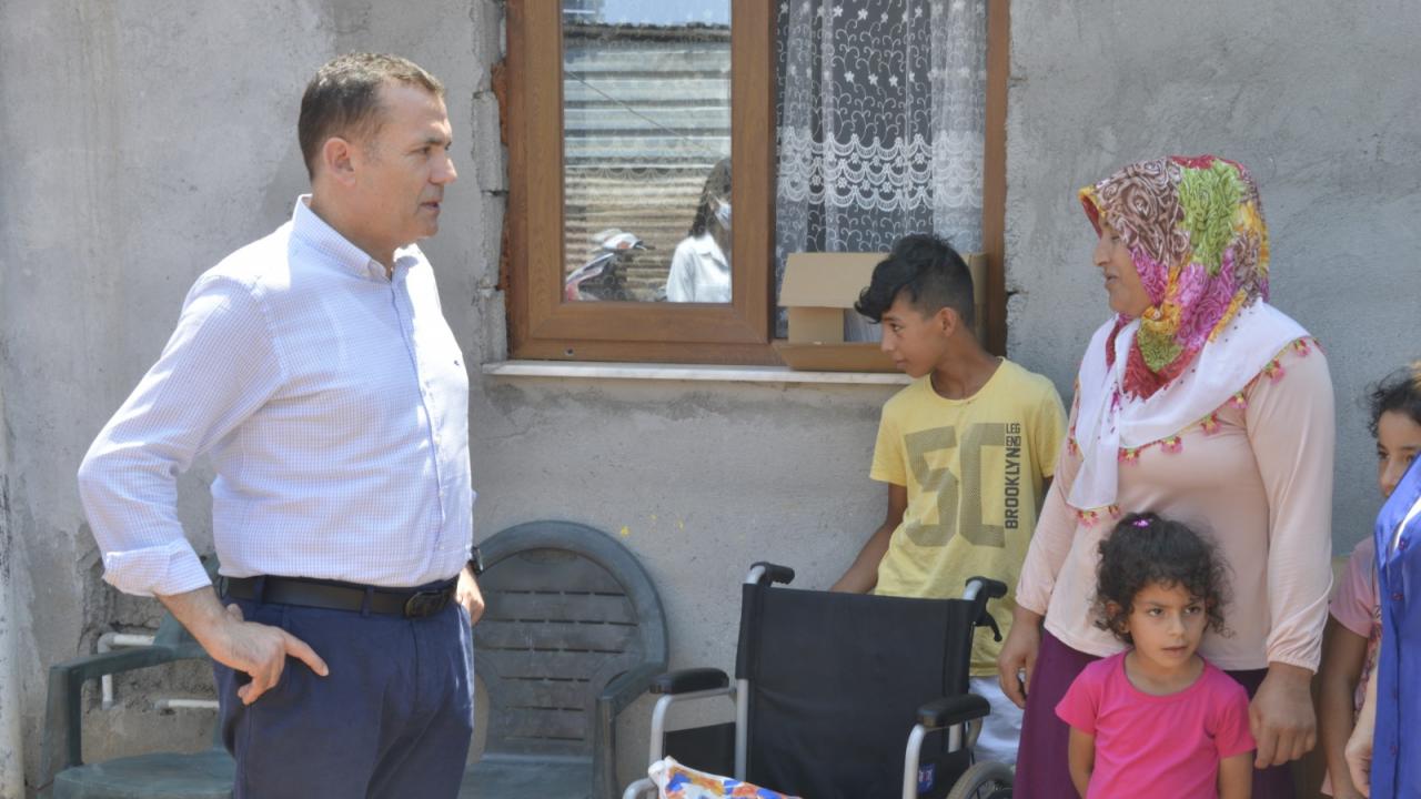 Yenişehir Belediyesinden engelli bireylere tekerlekli sandalye 