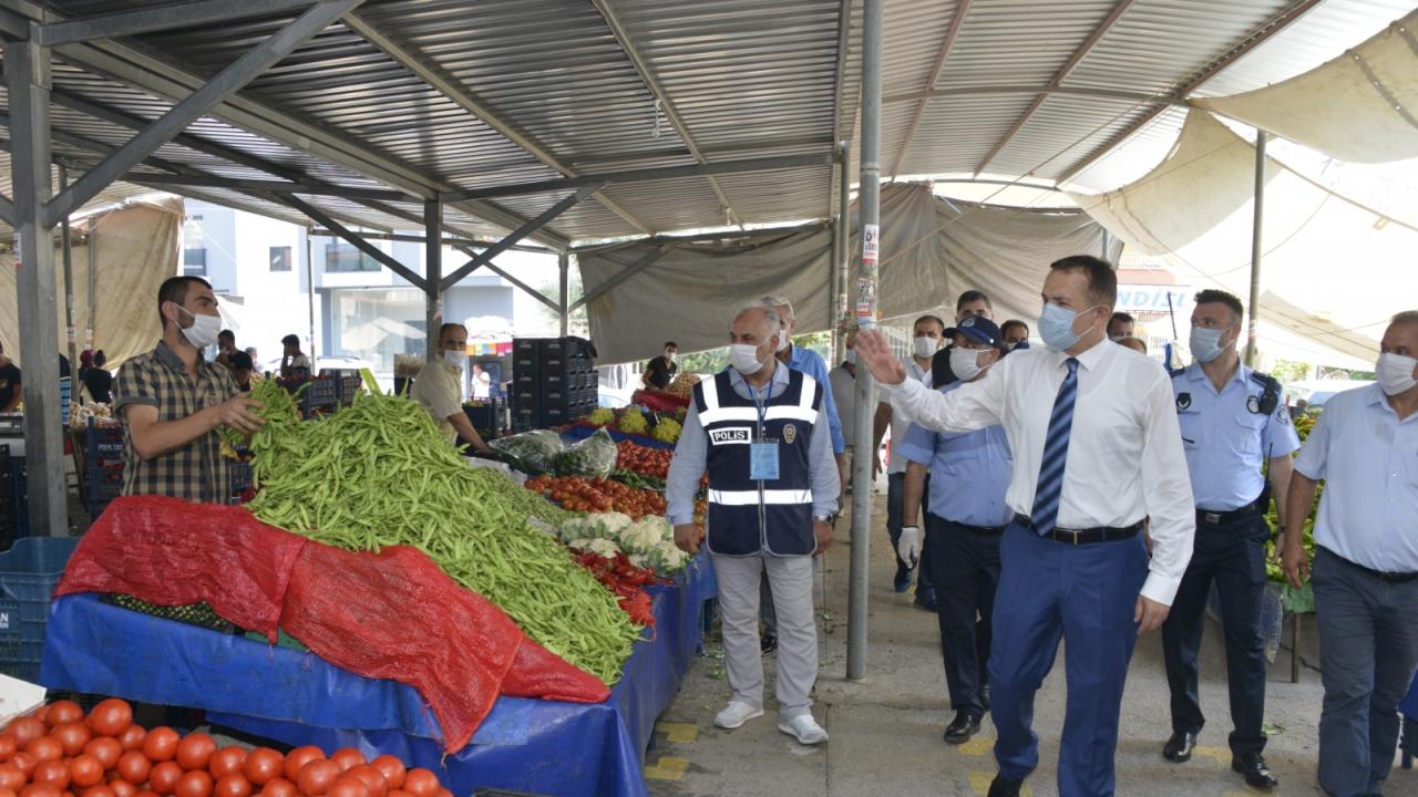 Başkan Özyiğit’ten semt pazarında ‘Koronavirüs’ denetimi