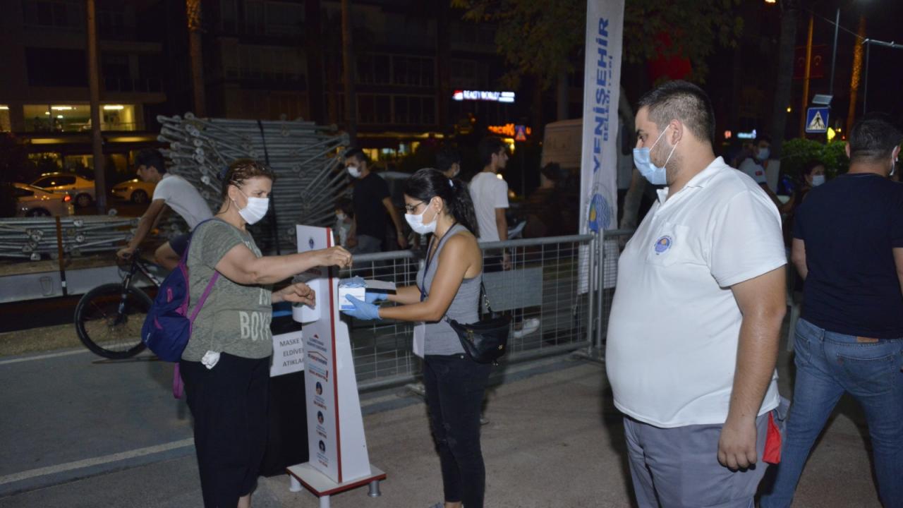 Yenişehir Belediyesi Sunay Akın’ı Mersinlilerle buluşturdu