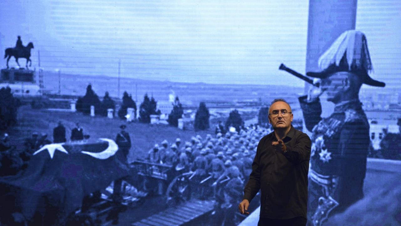 Yenişehir Belediyesi Sunay Akın’ı Mersinlilerle buluşturdu