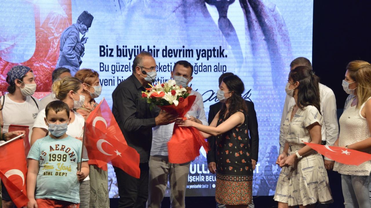 Yenişehir Belediyesi Sunay Akın’ı Mersinlilerle buluşturdu