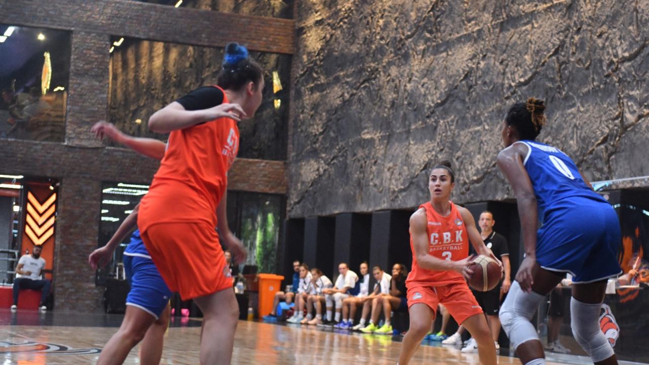 Müfide İlhan Kadın Basketbol Turnuvası Başladı