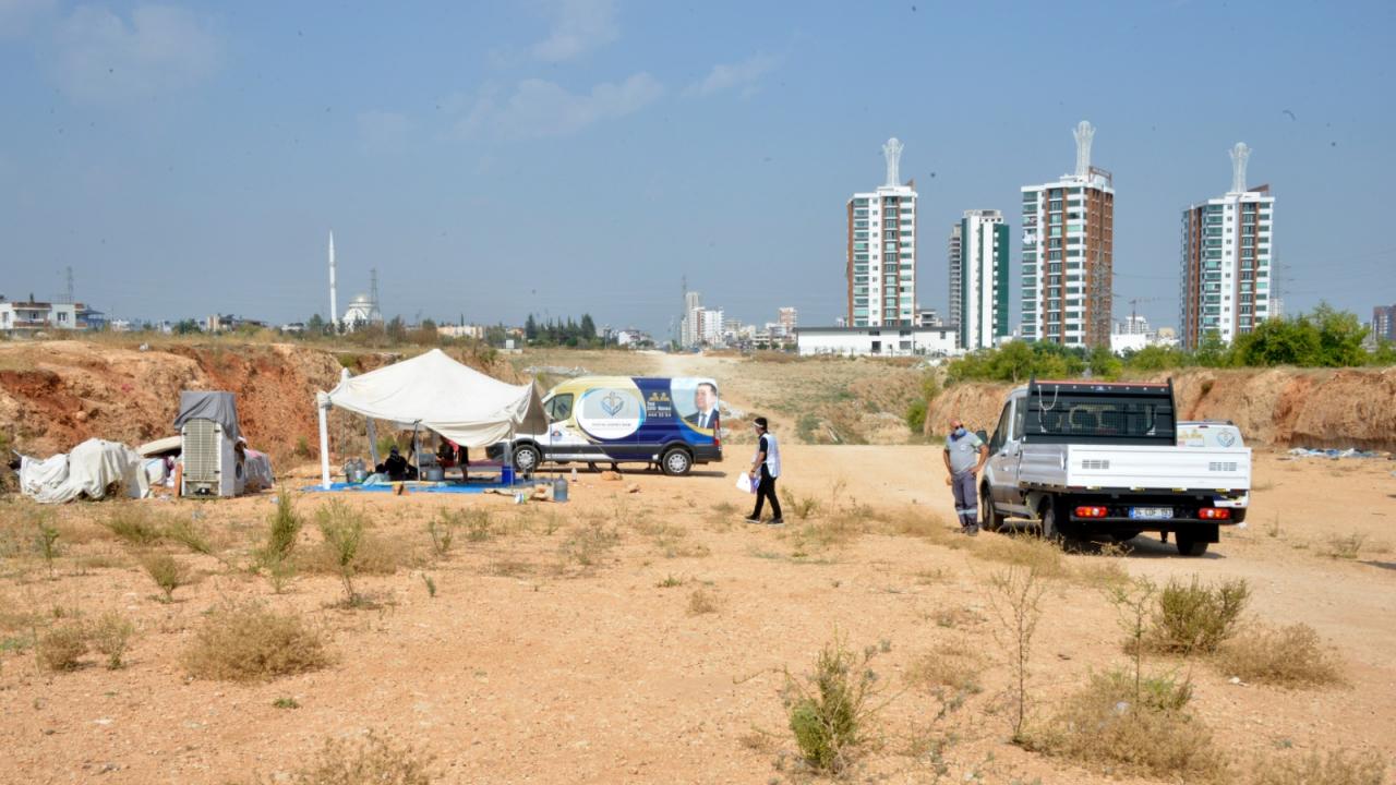 Yenişehir Belediyesi evsiz aileyi yalnız bırakmadı