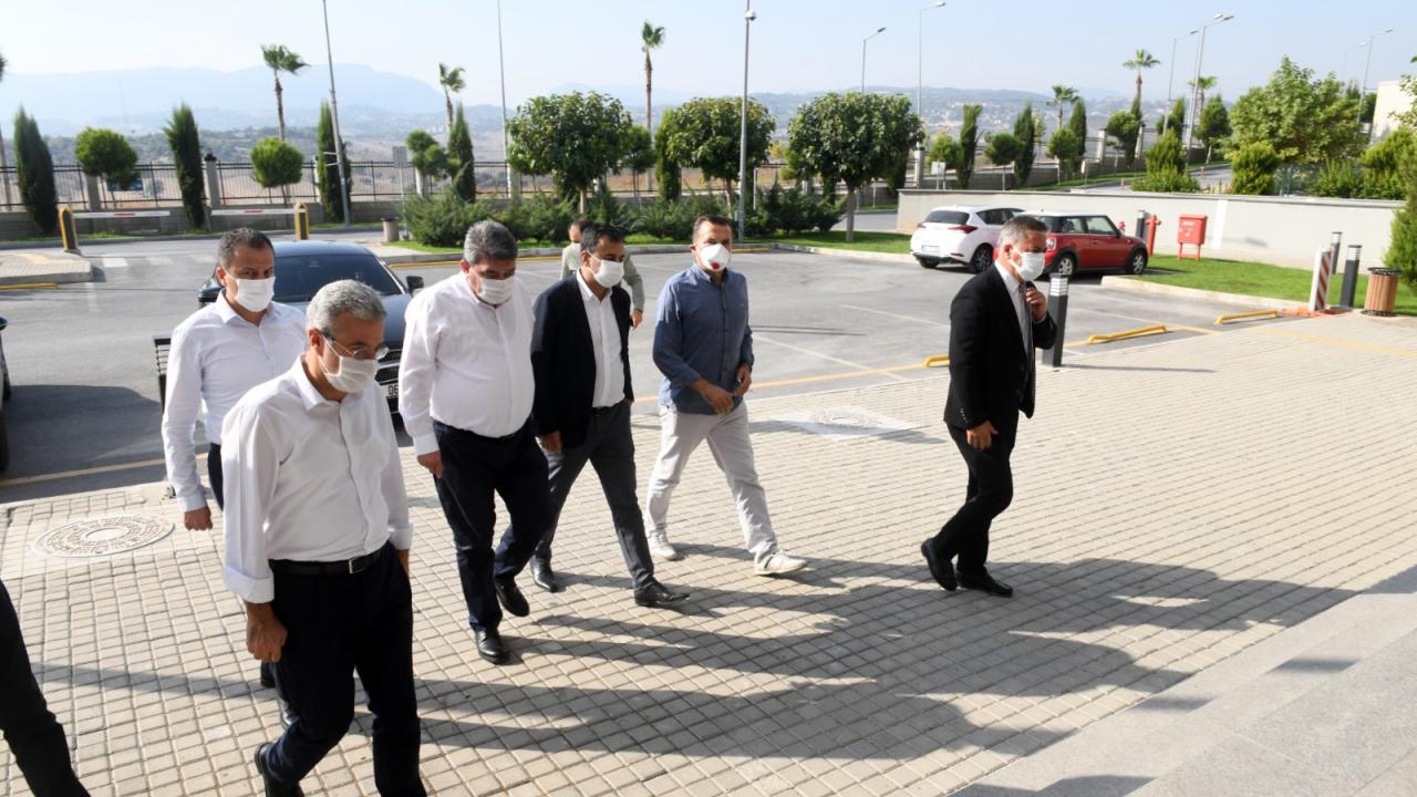 Başkan Özyiğit, Aziz Aydınlık’ın durumu hakkında bilgi aldı