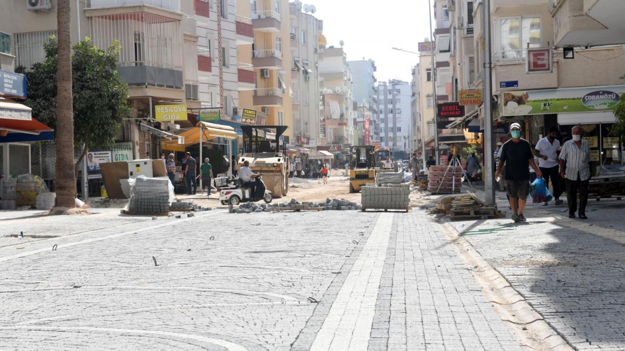 Başkan Özyiğit’ten Alanya Sokağı’nda yoğun mesai 