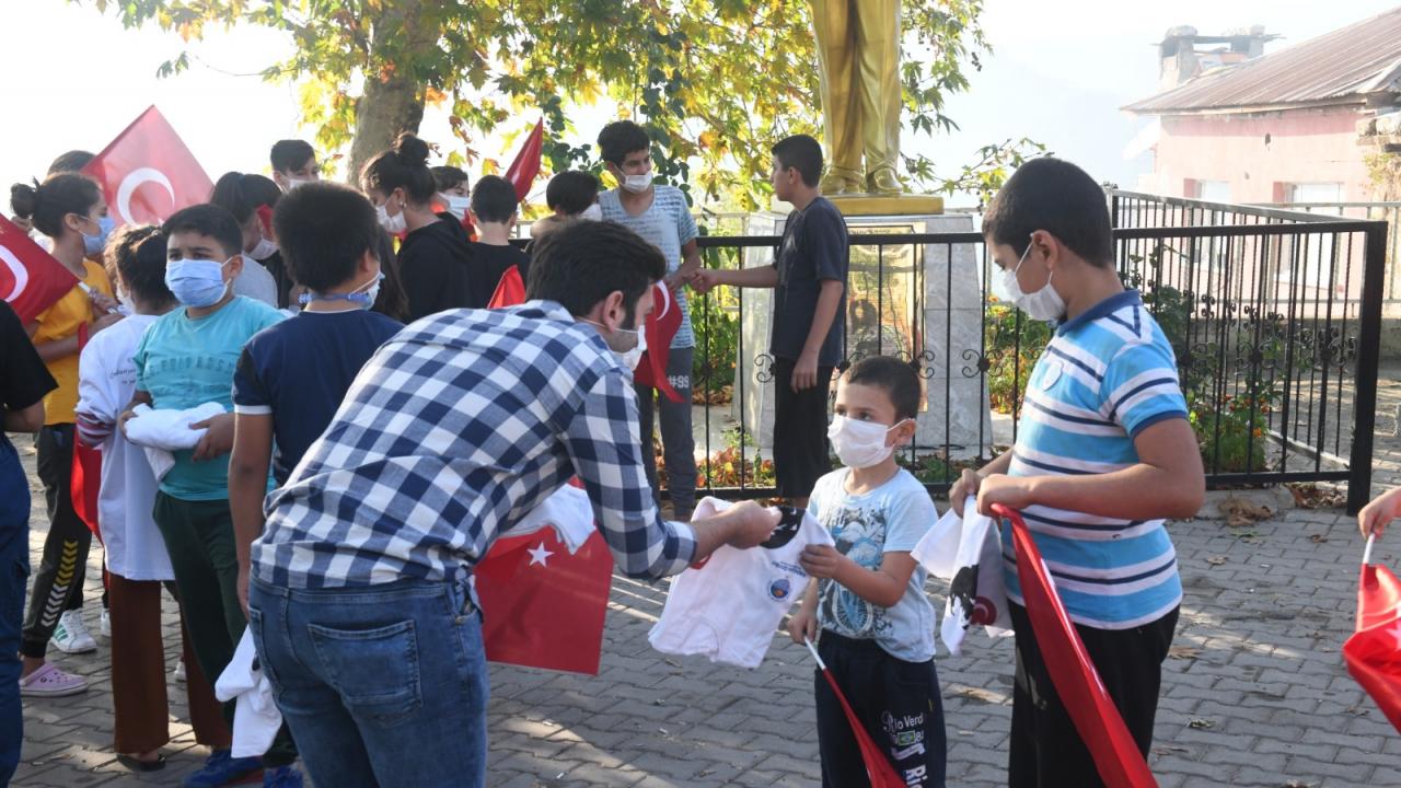 Yenişehir sokaklarında Cumhuriyet coşkusu 