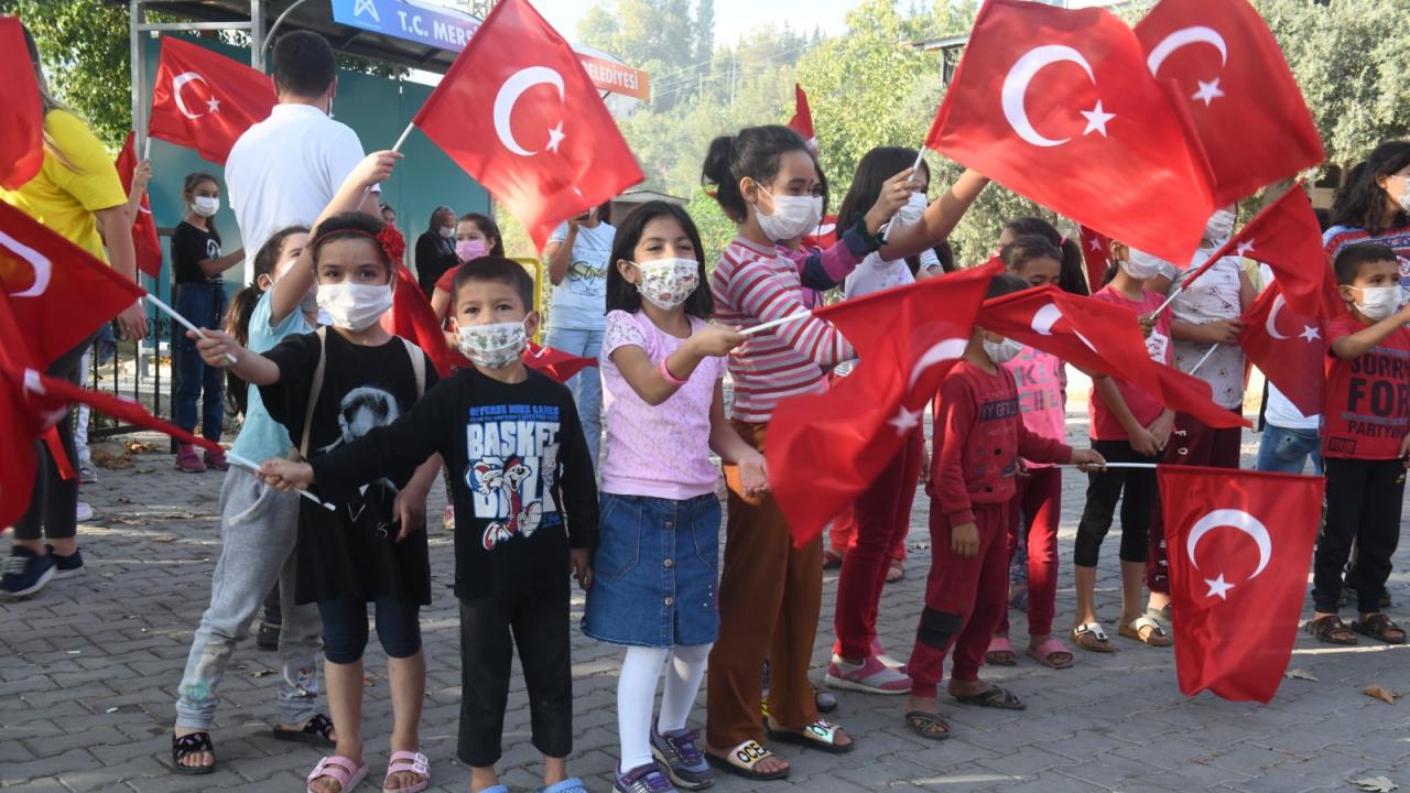 Yenişehir sokaklarında Cumhuriyet coşkusu 