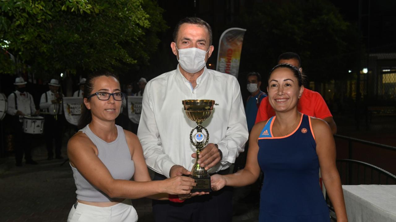 Cumhuriyet Kupası Tenis Turnuvası sona erdi