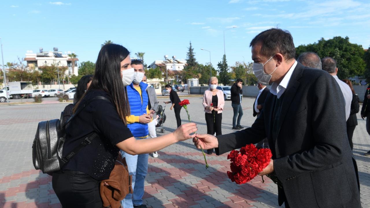 Yenişehir’deki okullarda 1000 zeytin fidanı toprakla buluştu