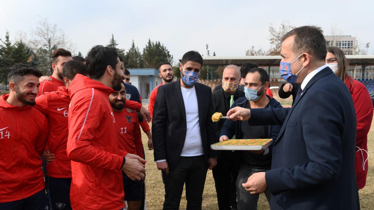 Başkan Özyiğit’ten İçel İdmanyurdu’na destek ziyareti
