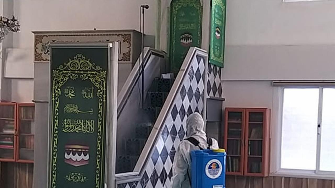 Yenişehir’de ibadethaneler ve ASM’ler dezenfekte ediliyor
