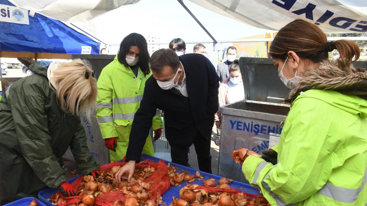 Yenişehir Belediyesi vatandaşa 150 ton soğan dağıttı