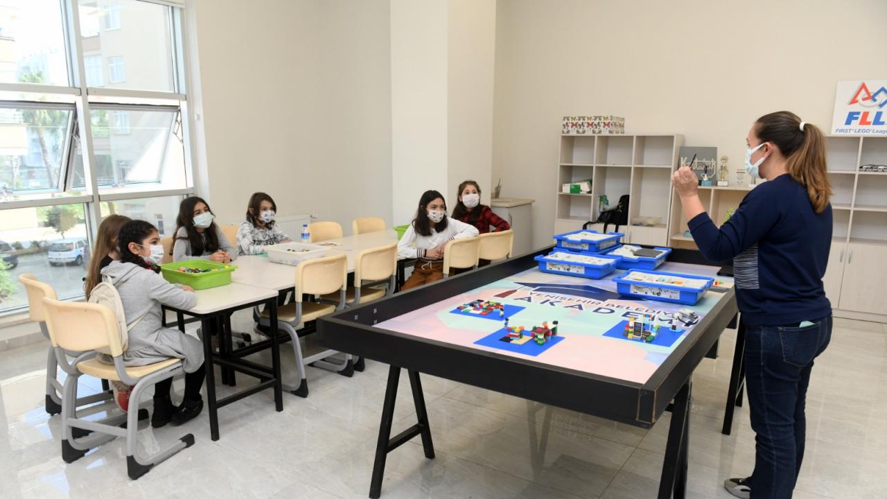Yenişehir’de geleceğin bilim insanları yetişiyor
