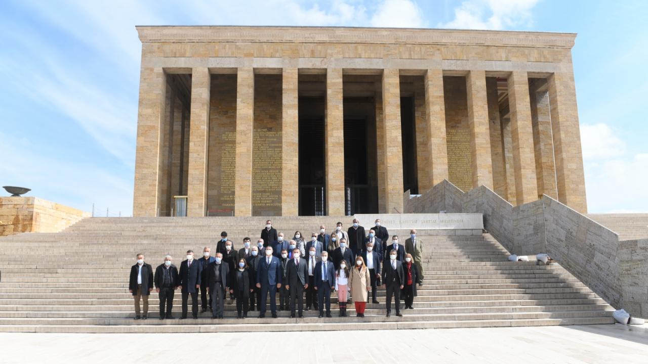 Başkan Özyiğit ve muhtarlardan Anıtkabir'e ziyaret