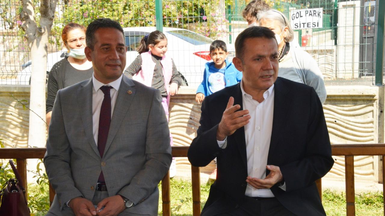 Başkan Özyiğit, hem hizmetleri anlatıyor hem talepleri dinliyor