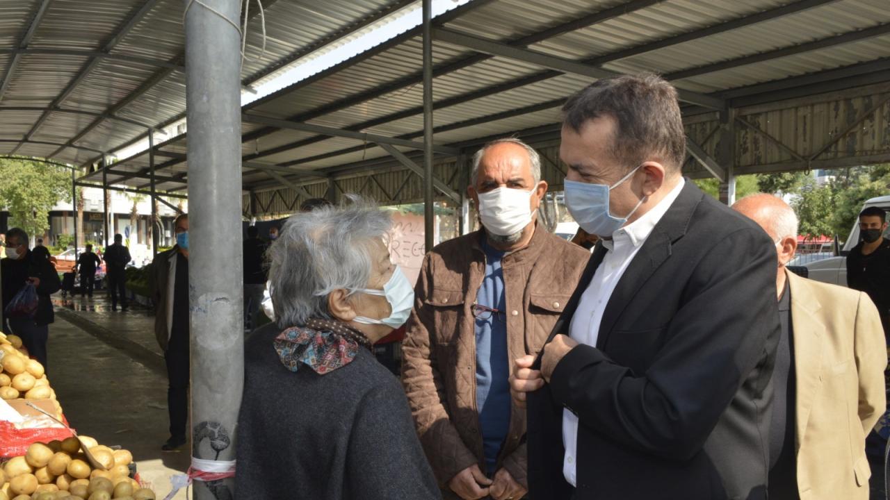 Başkan Özyiğit, hem hizmetleri anlatıyor hem talepleri dinliyor