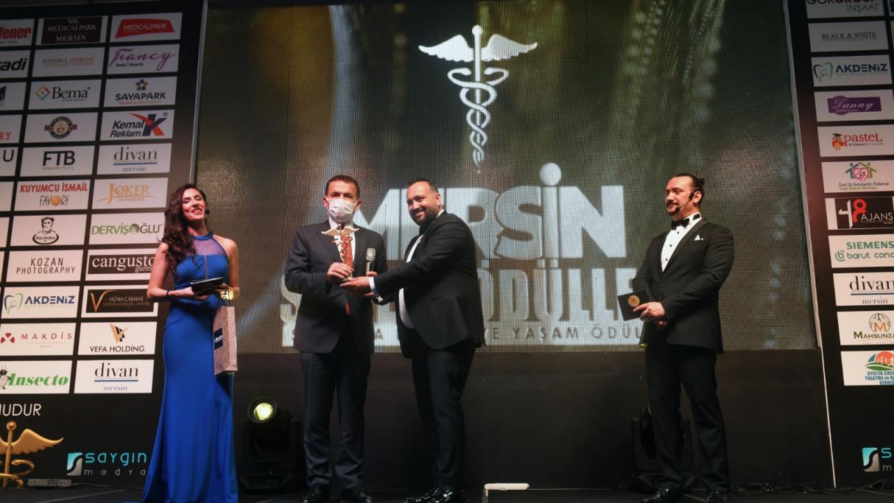 Başkan Özyiğit’e sağlıkta hizmet ve onur ödülü 