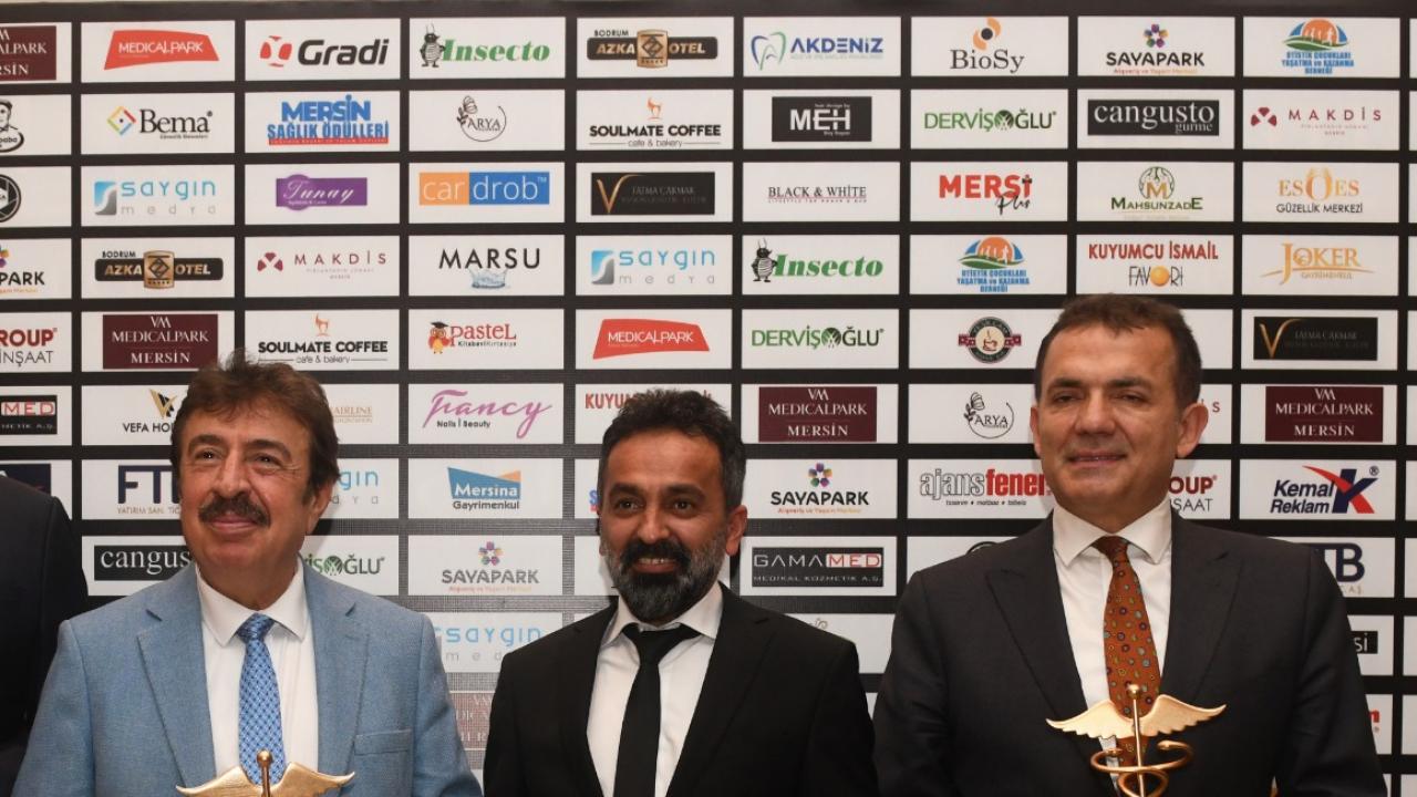 Başkan Özyiğit’e sağlıkta hizmet ve onur ödülü 