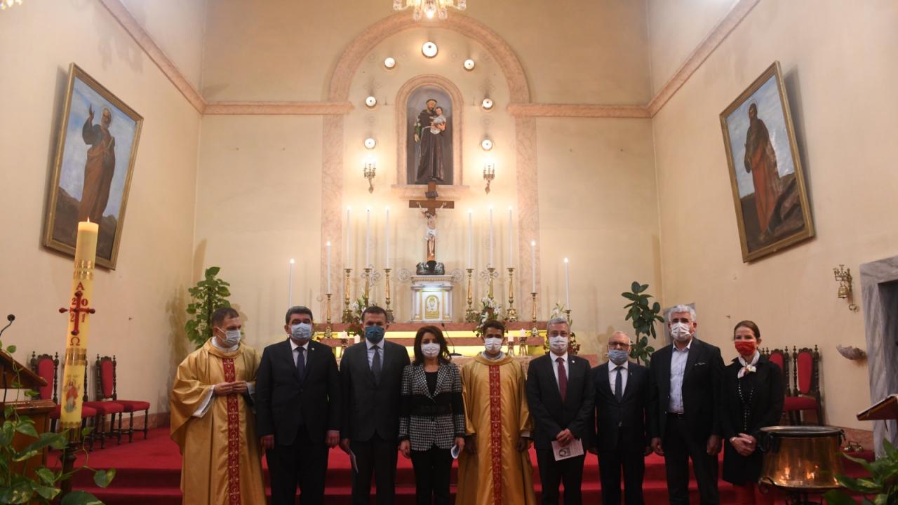 Başkan Özyiğit, Paskalya ayinine katıldı