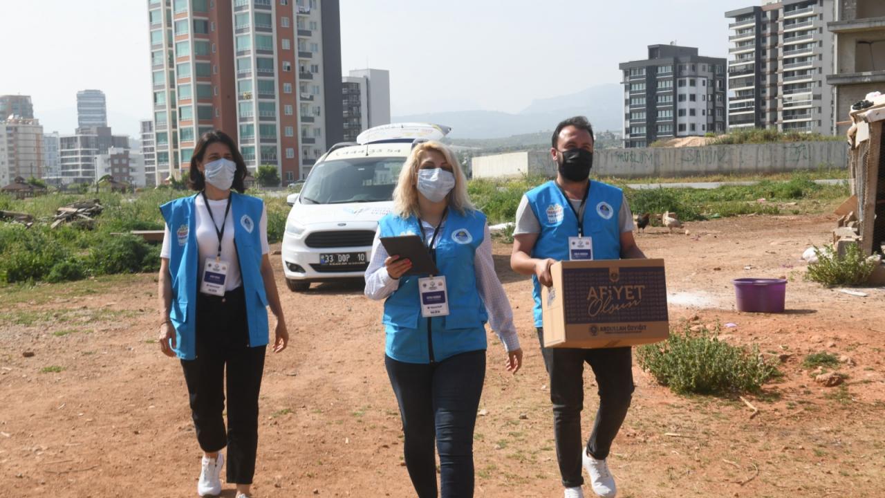 Yenişehir Belediyesi gıda kolisi desteğini sürdürüyor