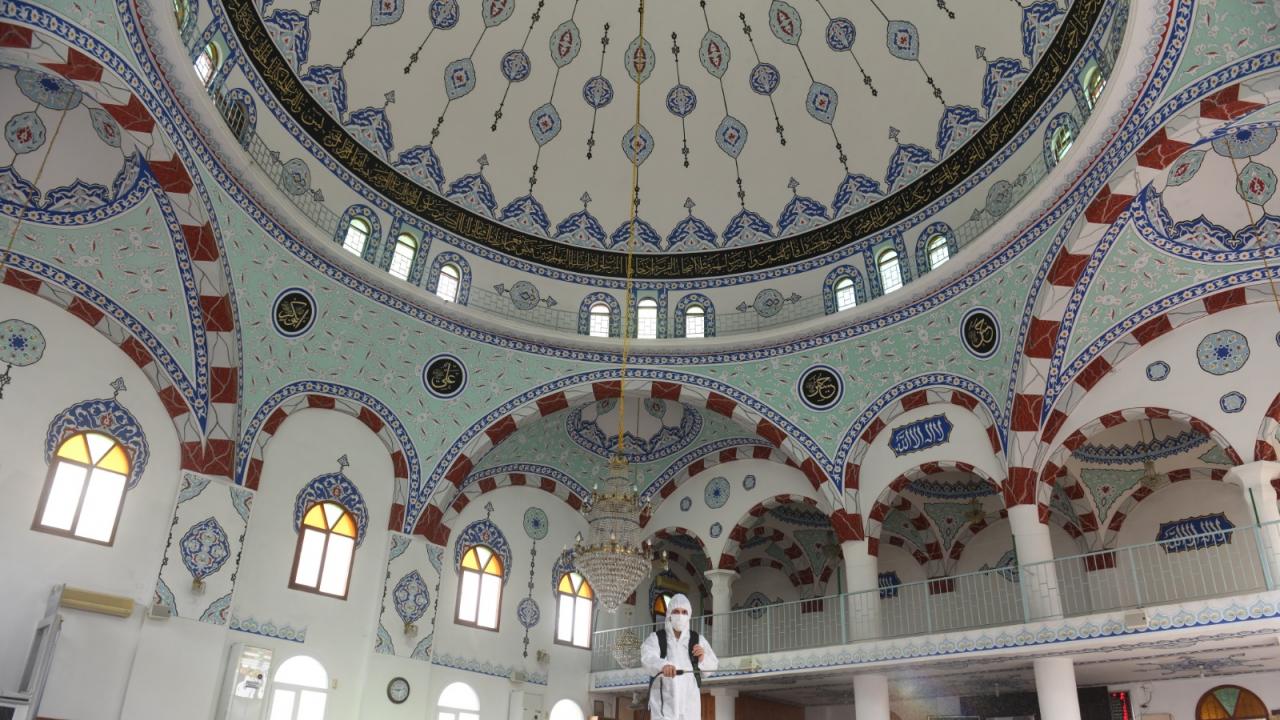 Yenişehir Belediyesi virüsle mücadeleye devam ediyor 