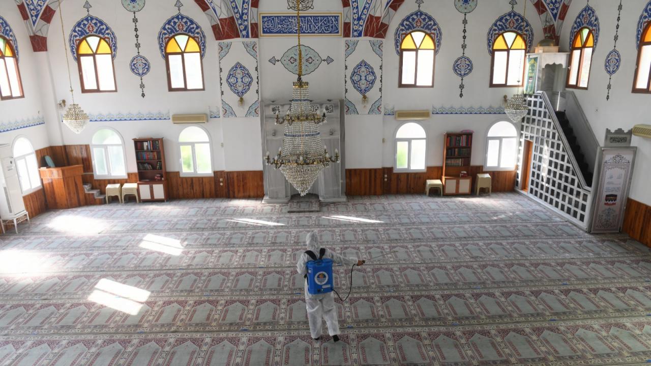 Yenişehir Belediyesi virüsle mücadeleye devam ediyor 