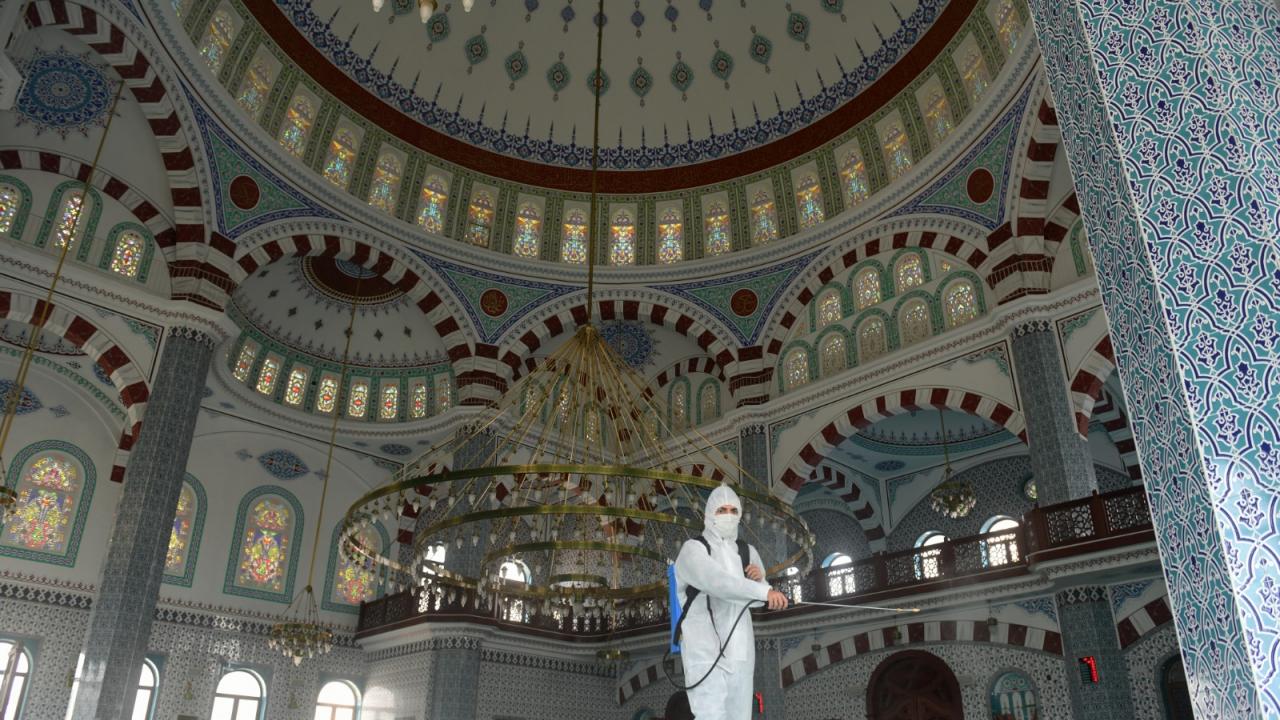 Yenişehir Belediyesi virüsle mücadeleye devam ediyor 