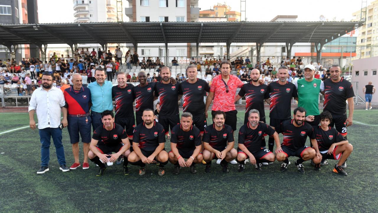 Yıldızlar “Bahar Futbol Turnuvası’nda” miniklerle buluştu